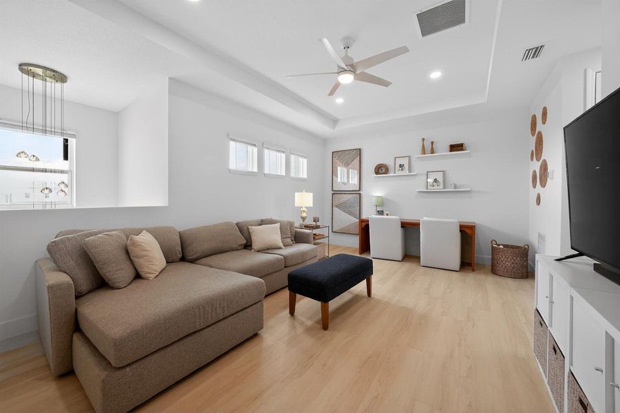 33_11870_SW_Macelli_Wy-Living_room-0674