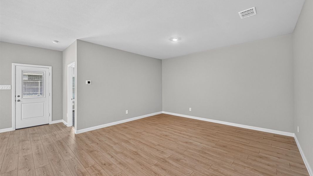 Representative unfurnished interior of a home built from the Emory by D.R. Horton in Lakeview Pointe, Midlothian (Image 18).