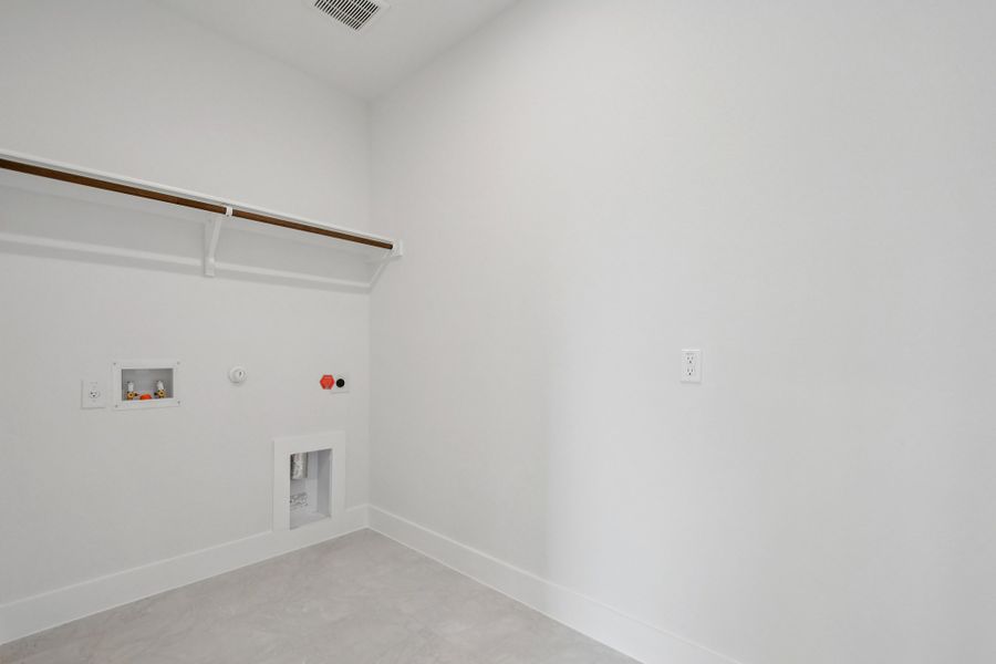 Spacious, unfurnished interior of a new home in Persimmon, Buda (Image 23). Spacious, unfurnished interior of a new home in Persimmon, Buda (Image 23).
