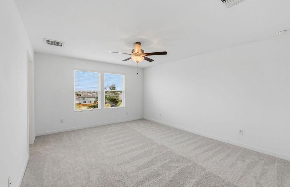 Spacious, unfurnished interior of a new home in Skyview, Belton (Image 38).