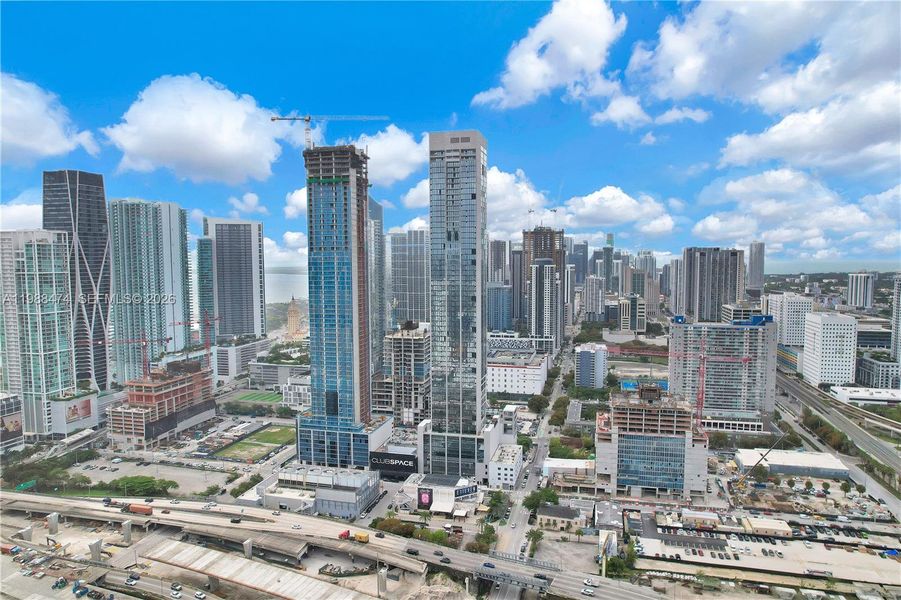 Condo located in Miami, FL showcasing its design and architecture (Image 8).