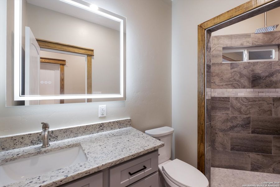 Furnished interior view inside a new home in , Bandera (Image 11).