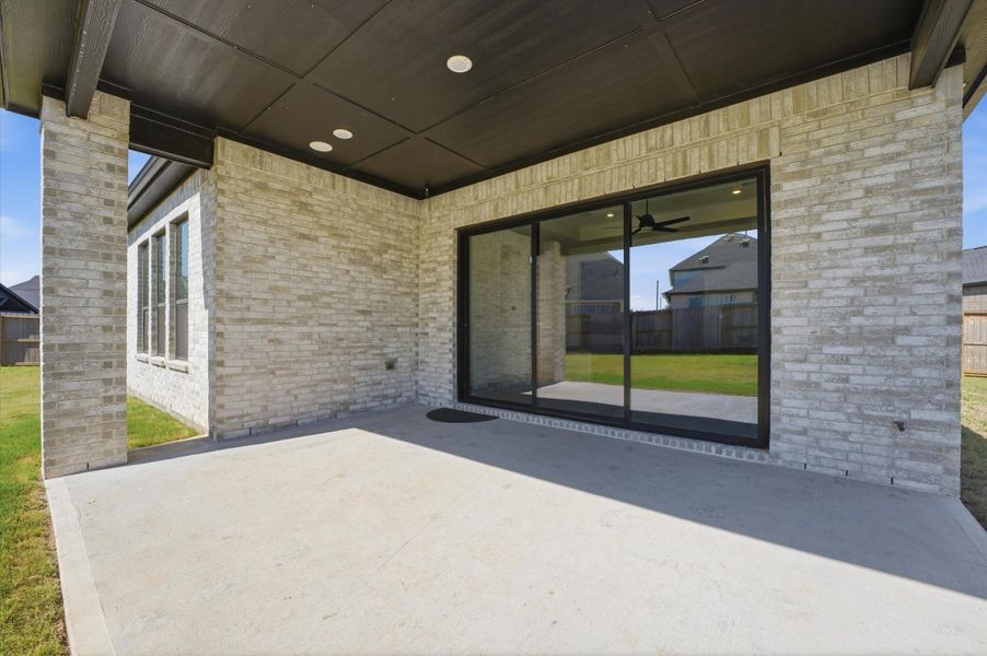 Imagine grilling, entertaining friends and family, or simply enjoying a quiet evening under the covered patio. Imagine grilling, entertaining friends and family, or simply enjoying a quiet evening under the covered patio.