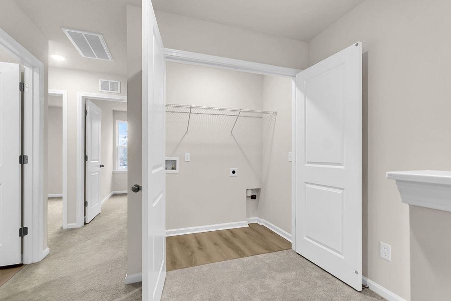 Spacious, unfurnished interior of a new home in , Summerville (Image 31).