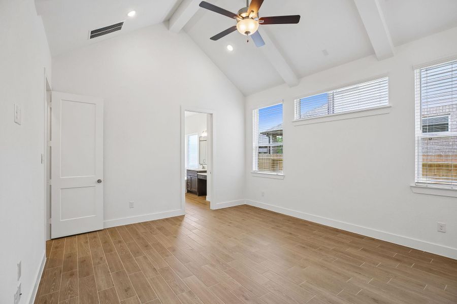 Spacious, unfurnished interior of a new home in The Trails 50's, New Caney (Image 11). Spacious, unfurnished interior of a new home in The Trails 50's, New Caney (Image 11).