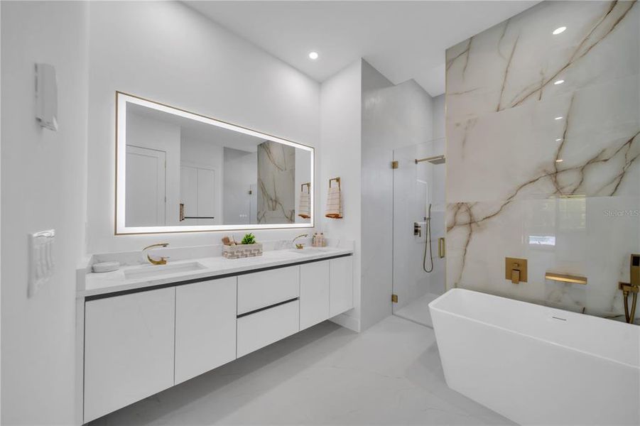 Furnished interior view inside a new home in , Cape Coral (Image 17).