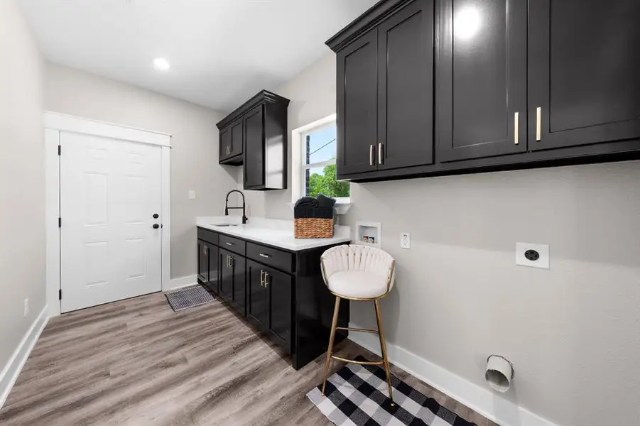 Furnished interior view inside a new home in , Sulphur Springs (Image 8).