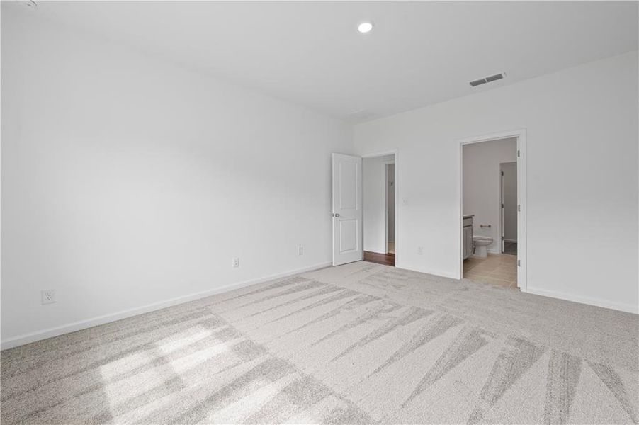 Spacious, unfurnished interior of a new home in Avery Ridge, Gainesville (Image 18).