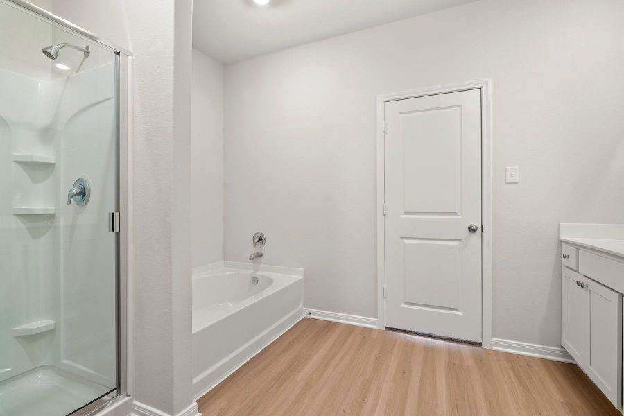 Furnished interior view inside a new home in Freeman Ranch, Katy (Image 8).