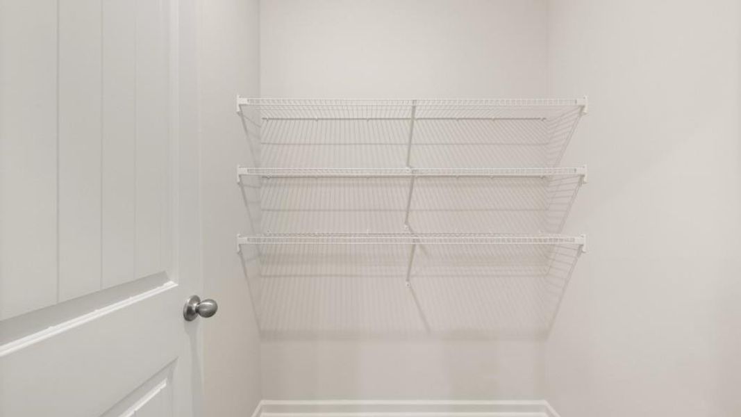 Spacious, unfurnished interior of a new home in Oconee Overlook, Gainesville (Image 8).