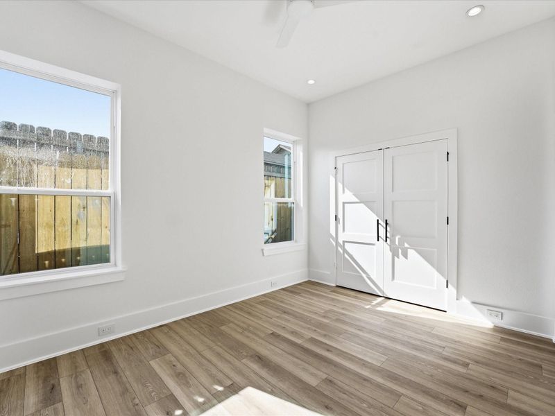 Spacious, unfurnished interior of a new home in , Houston (Image 16).