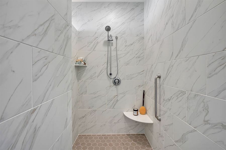 Cooper's Bay, Master Bathroom