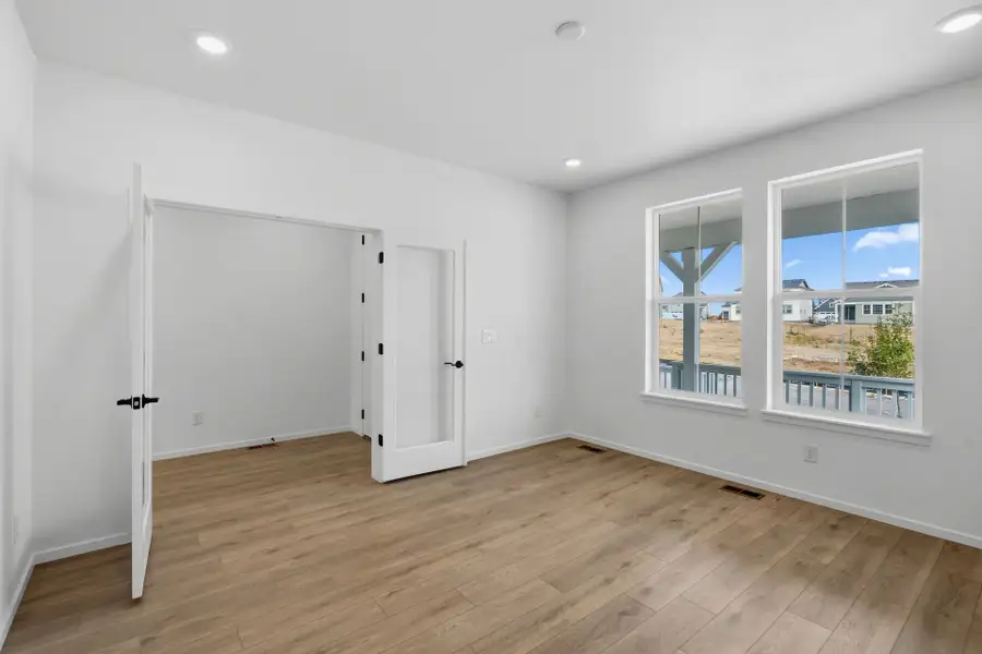 Spacious, unfurnished interior of a new home in Independence, Elizabeth (Image 23).