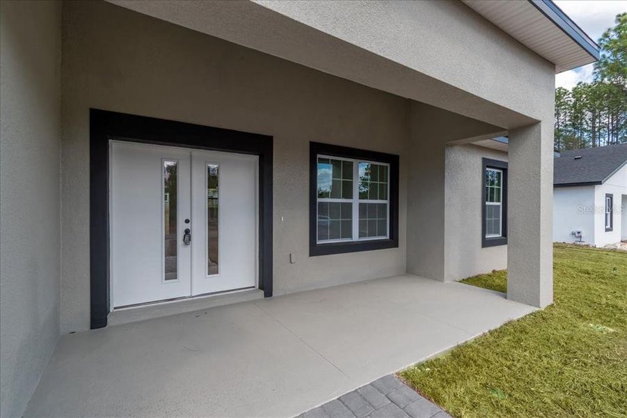 Exterior details and patio area of a home in , Citrus Springs (Image 33).