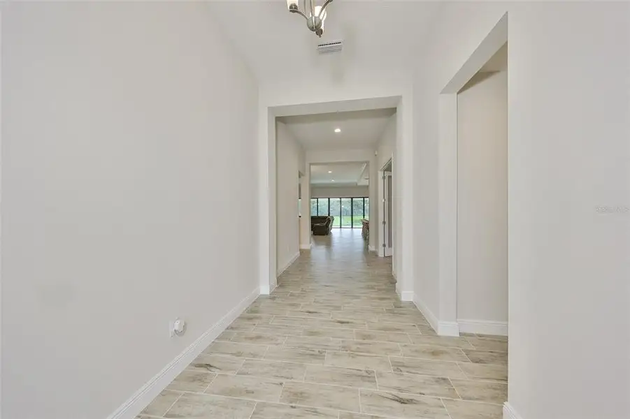 Spacious, unfurnished interior of a new home in Triple Creek, Riverview (Image 19).