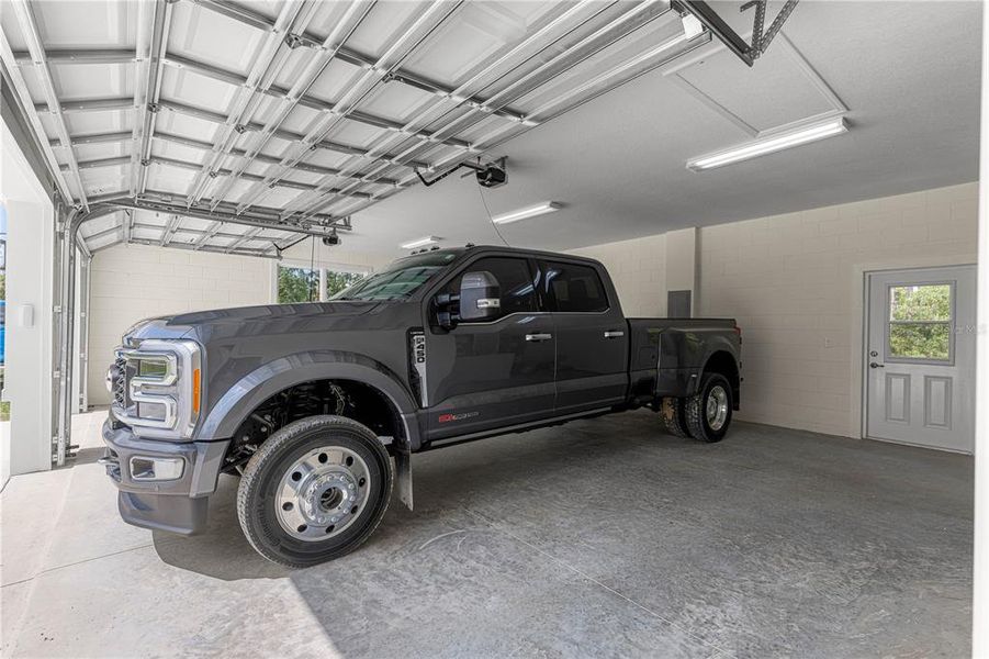 Spacious, unfurnished interior of a new home in , Dunnellon (Image 54).