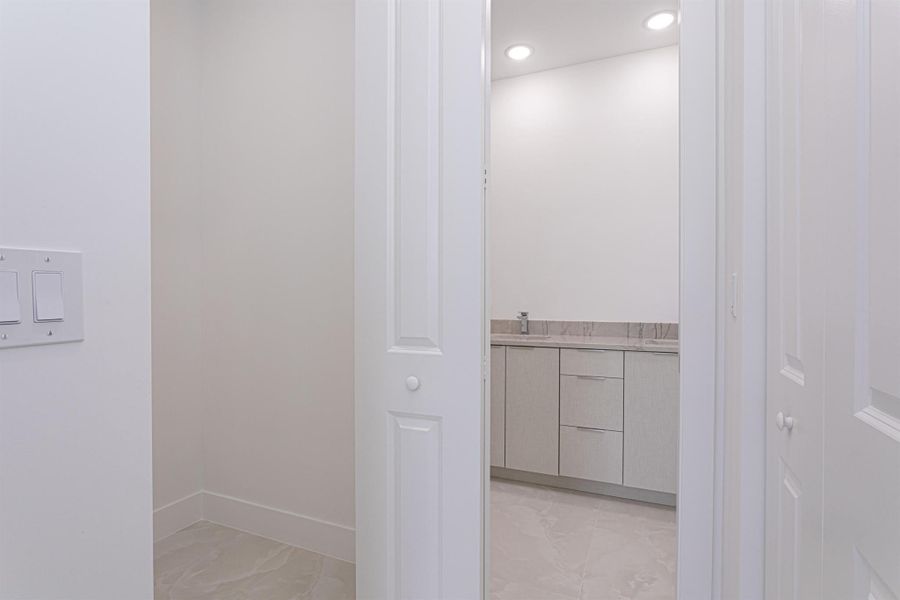 Spacious, unfurnished interior of a new home in , Jupiter (Image 23).