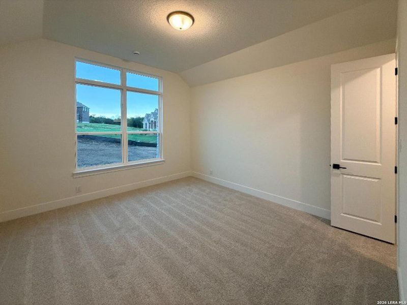 Spacious, unfurnished interior of a new home in Waldsanger, New Braunfels (Image 30).