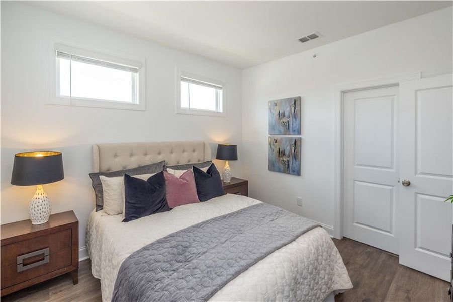 Furnished interior view inside a new home in Ward's Crossing Townhomes, Johns Creek (Image 25). Furnished interior view inside a new home in Ward's Crossing Townhomes, Johns Creek (Image 25).