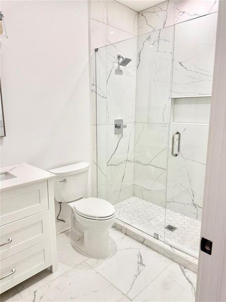 Furnished interior view inside a new home in , Dahlonega (Image 3).