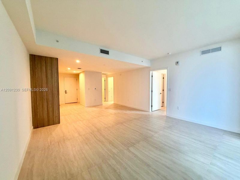 Spacious, unfurnished interior of a new home in , Miami (Image 15).