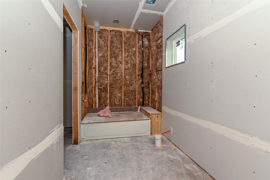 Third floor secondary bathroom