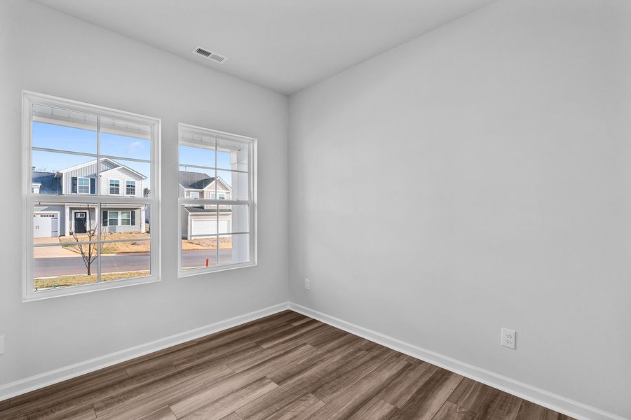 Spacious, unfurnished interior of a new home in Hanes Lake, Winston-Salem (Image 15).