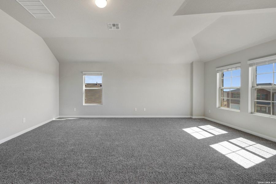 Spacious, unfurnished interior of a new home in Paloma Park, Converse (Image 35).