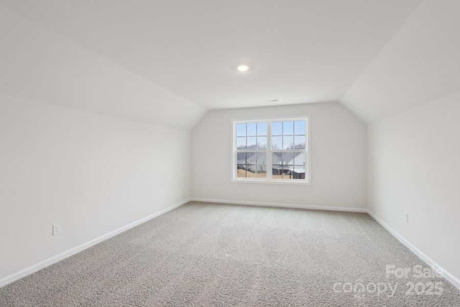 Spacious, unfurnished interior of a new home in Falls Cove, Troutman (Image 20).