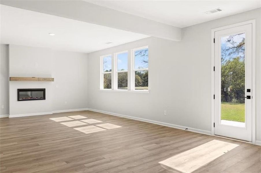 Spacious, unfurnished interior of a new home in Cedar Farms, Winder (Image 16).