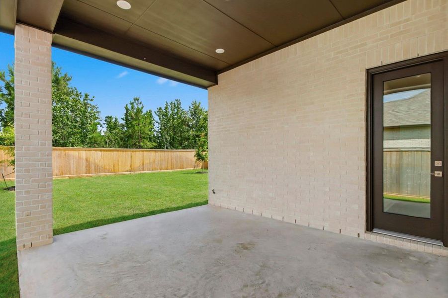 Exterior details and patio area of a home in Kresston, Montgomery (Image 2). Exterior details and patio area of a home in Kresston, Montgomery (Image 2).