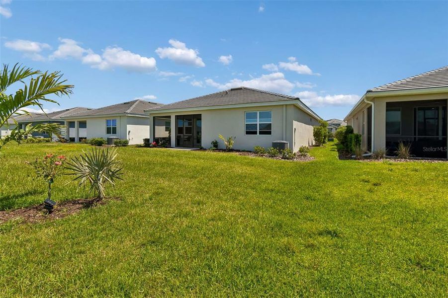 Exterior details and patio area of a home in Star Farms at Lakewood Ranch, Bradenton (Image 40).