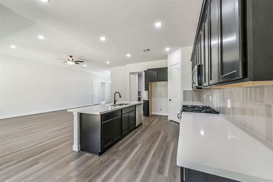 Furnished interior view inside a new home in , Baytown (Image 17).