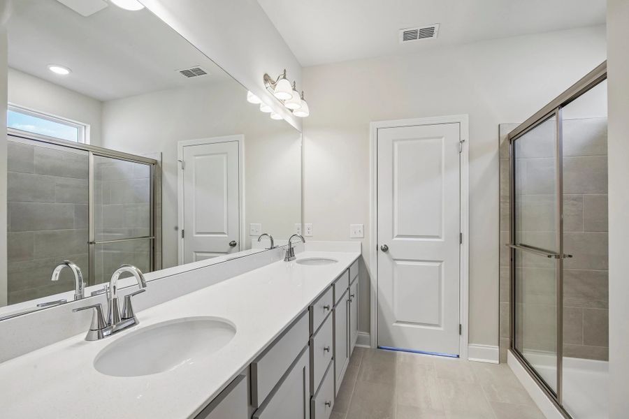 Furnished interior view inside a new home in Cades Bluff, Lebanon (Image 11).