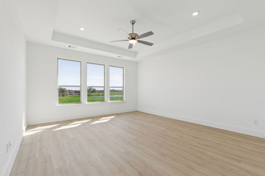 Spacious, unfurnished interior of a new home in Lakeway Estates, Waxahachie (Image 25). Spacious, unfurnished interior of a new home in Lakeway Estates, Waxahachie (Image 25).