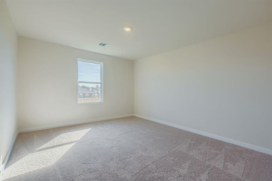 Spacious, unfurnished interior of a new home in Middlefield Village, Dallas (Image 22). Spacious, unfurnished interior of a new home in Middlefield Village, Dallas (Image 22).