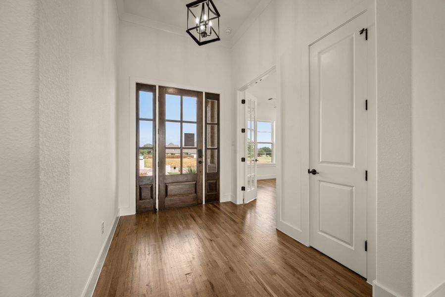 Spacious, unfurnished interior of a new home in Highland Oaks, Boyd (Image 17).