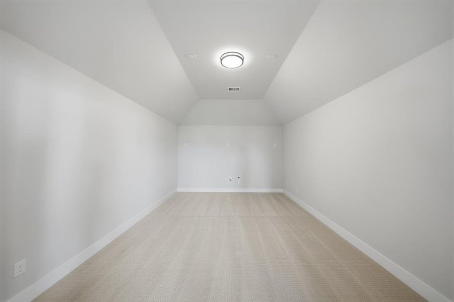 Spacious, unfurnished interior of a new home in Brookhollow West, Prosper (Image 33). Spacious, unfurnished interior of a new home in Brookhollow West, Prosper (Image 33).
