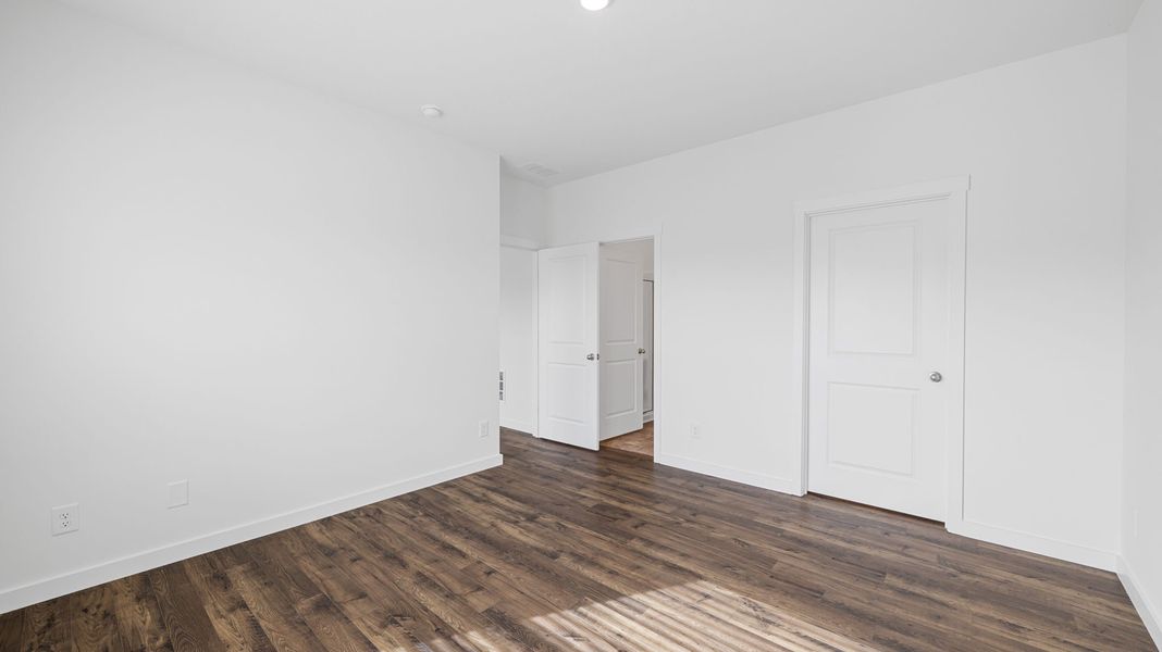 Spacious, unfurnished interior of a new home in The Cove at Thrasher Landing, Hixson (Image 22).