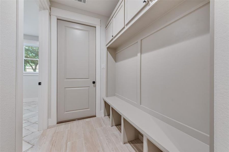 Spacious, unfurnished interior of a new home in , Ovilla (Image 20). Spacious, unfurnished interior of a new home in , Ovilla (Image 20).