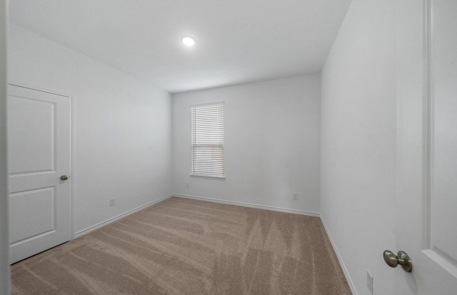 Spacious, unfurnished interior of a new home in River Ranch, Dayton (Image 8).