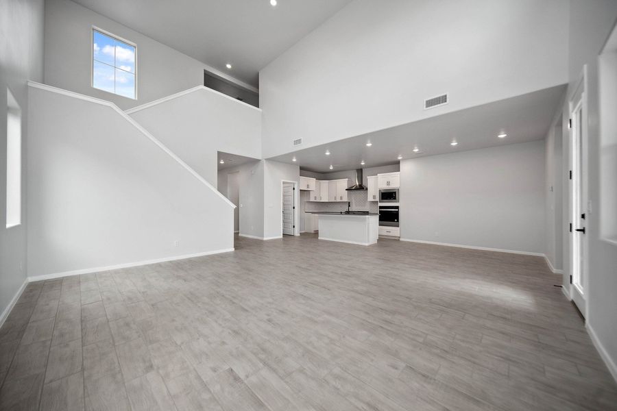 Representative unfurnished interior of a home built from the Capitan by Hakes Brothers in Summer Sky North, El Paso (Image 23).