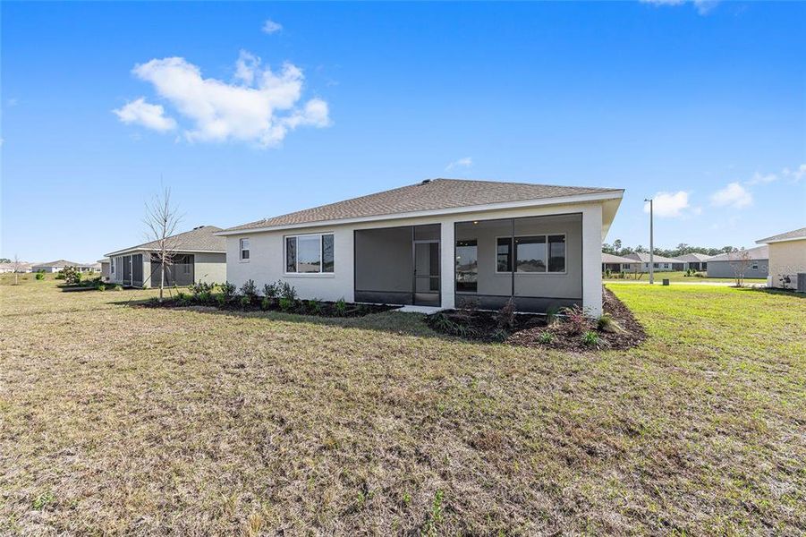 Exterior details and patio area of a home in , Ocala (Image 4).