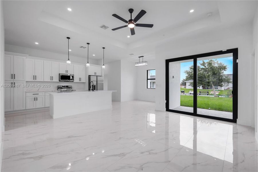 Spacious, unfurnished interior of a new home in , Lehigh Acres (Image 15).