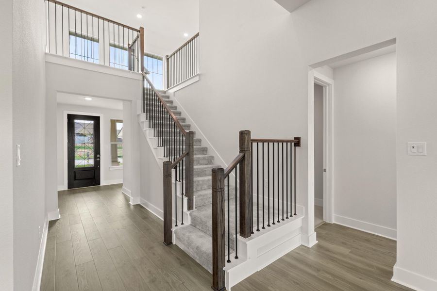 Representative unfurnished interior of a home built from the Davis by Tri Pointe Homes in Somerset Park, Rockwall (Image 9).