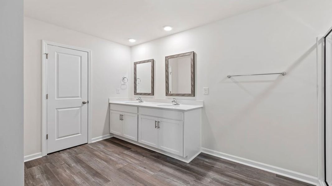 Image 31 of a home in Cedar Gap.