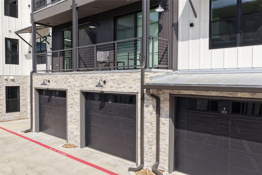 Exterior details and patio area of a home in Dovetail, New Braunfels (Image 18).