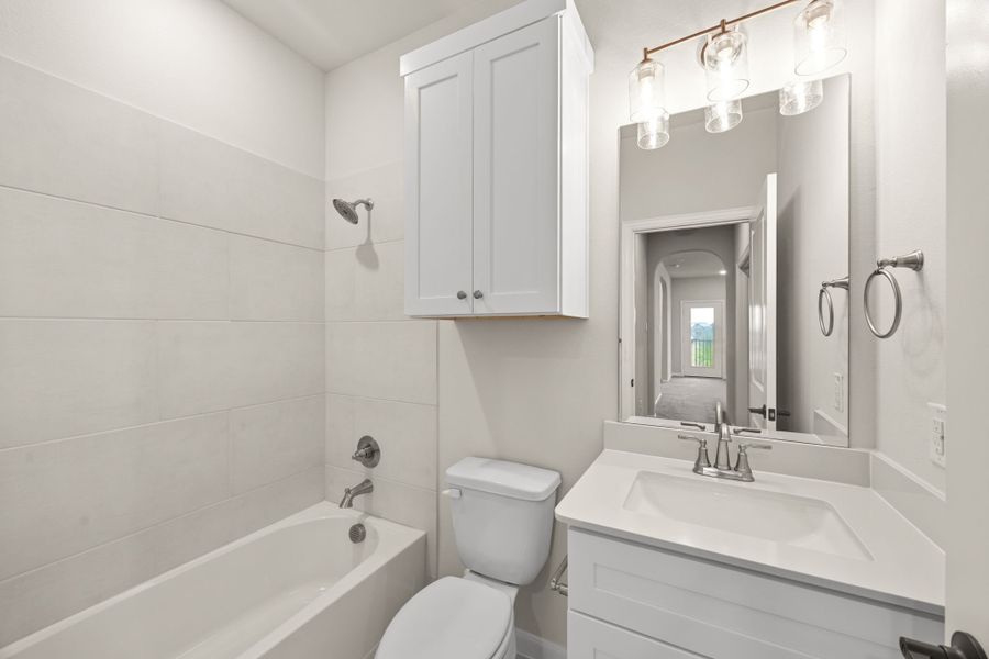 Representative furnished interior of a home built from the Peyton III by Cambridge Homes in Lake Park, Rowlett (Image 11).