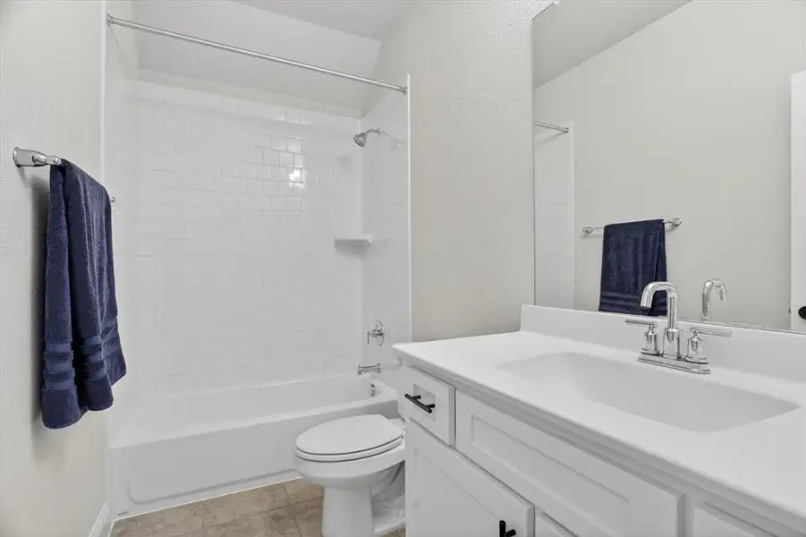 Furnished interior view inside a new home in Rockwood 65', Mansfield (Image 26).