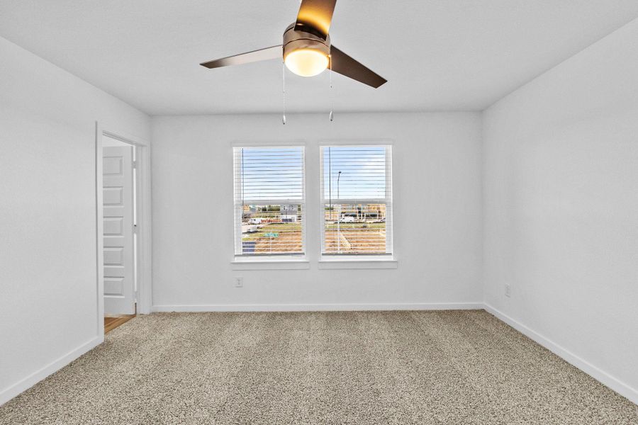 Spacious, unfurnished interior of a new home in Grand West, Houston (Image 14).